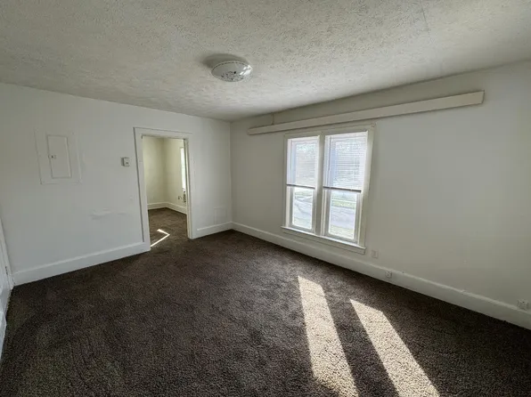1407 N H St #3, Fremont, NE 68025