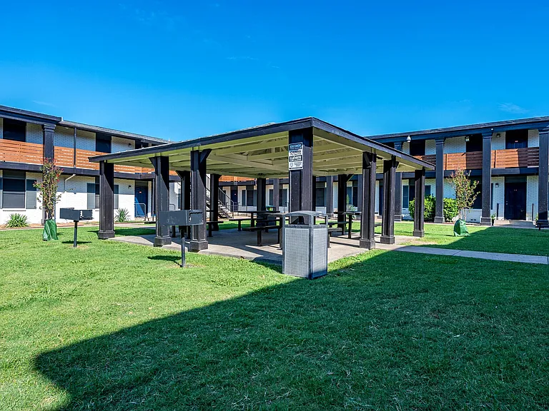 Lucia Apartments — Photo 12