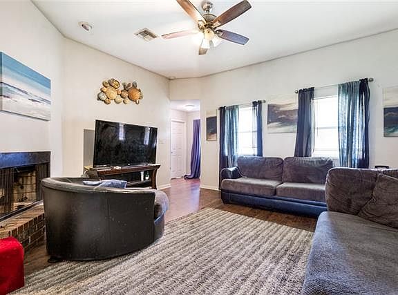 3rd image of 3012 Lakewood Dr