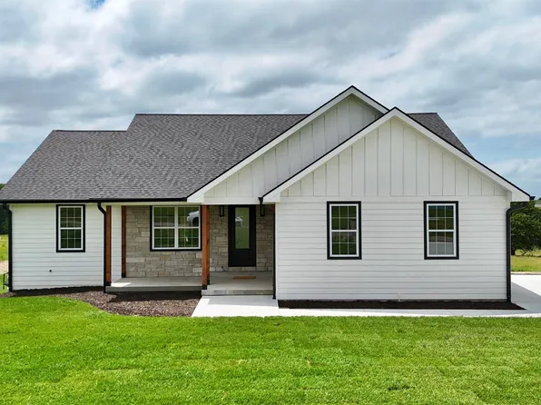 14290 Prairie Trl, Wamego, KS 66547