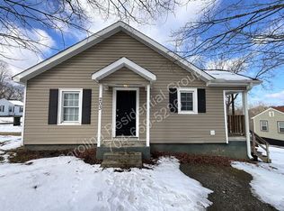 203 Circle Dr, Mount Airy, NC 27030