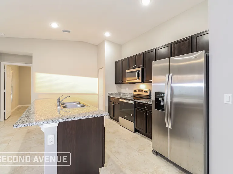 291 Foley St SE — Photo 5