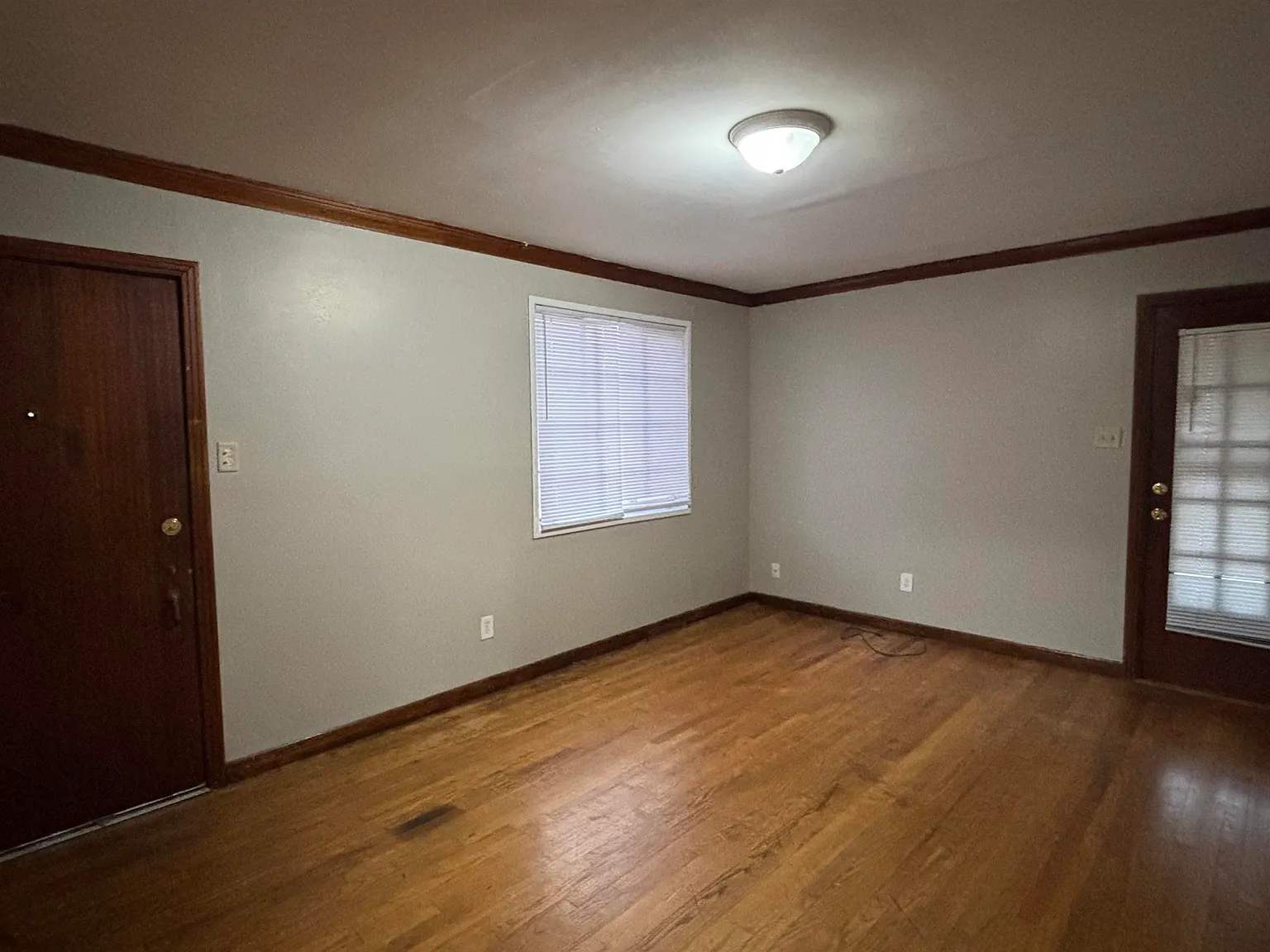 3 bed, 2.0 bath, 1096 sqft, $1,195 — Photo 2