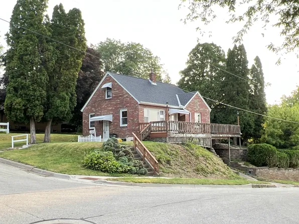 855 Strauss St, Dubuque, IA 52001