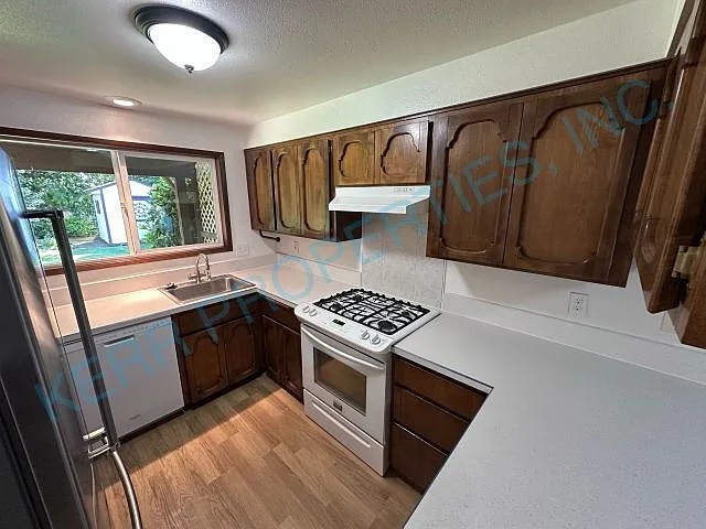18660 Roundtree Dr — Photo 7