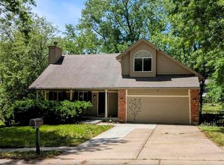 505 NW Delwood Dr, Blue Springs, MO 64015