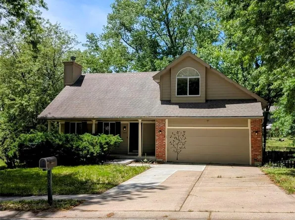 505 NW Delwood Dr, Blue Springs, MO 64015