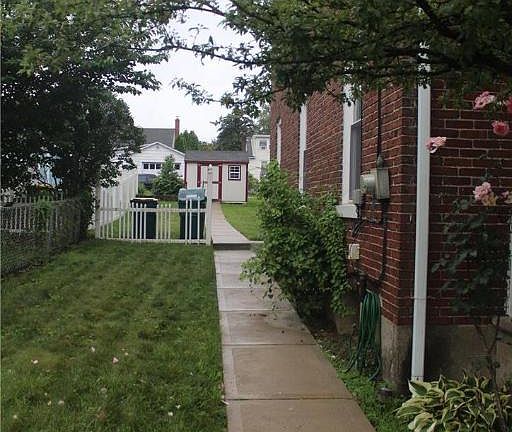 4th image of 303 Berks St