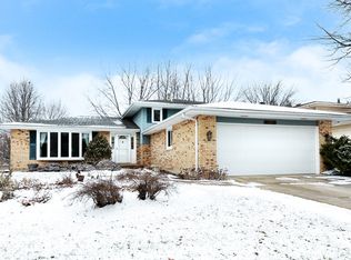 1155 Peachtree Ct, Naperville, IL