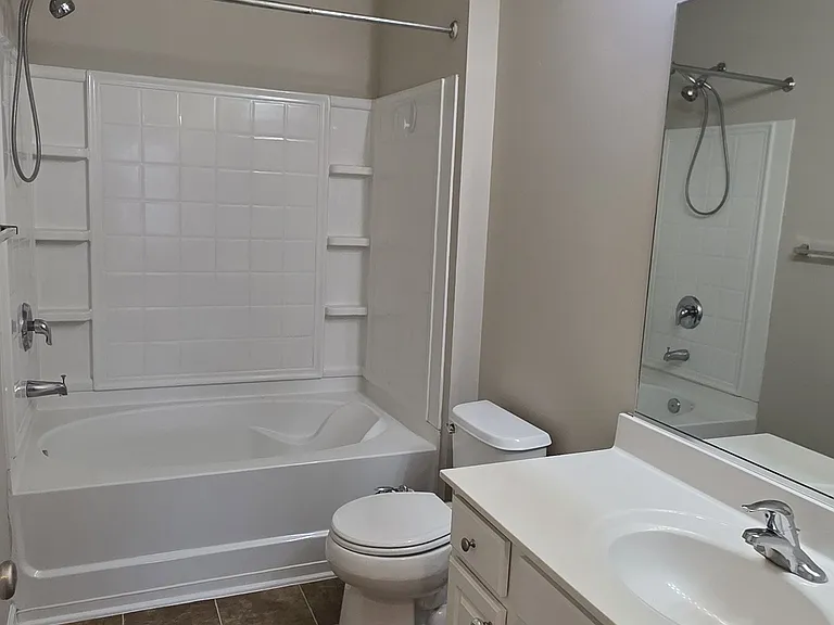 6817 Derby Run Dr — Photo 10