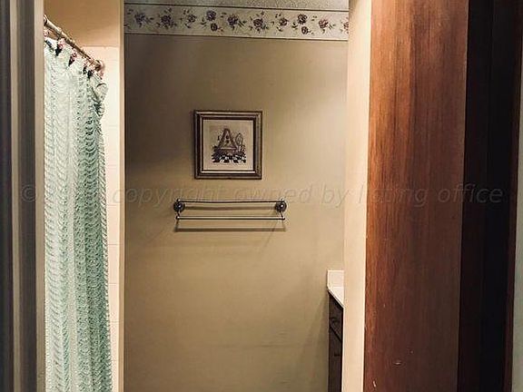 3rd image of 1032 Sierra Dr