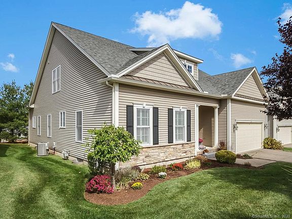 3rd image of 18 Jennifers Way Unit 18