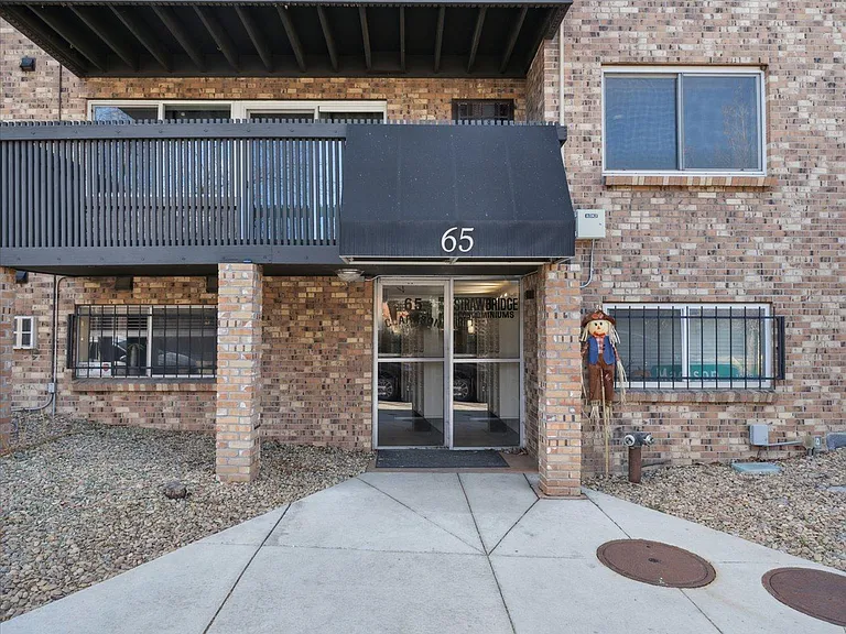65 N Clarkson St #201 — Photo 20