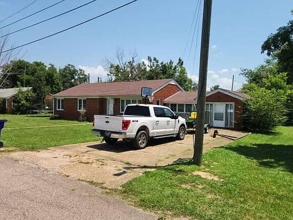 2nd image of 125 Foursquare St