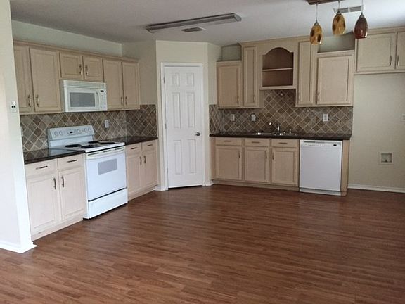 3rd image of 2817 High Pointe Blvd