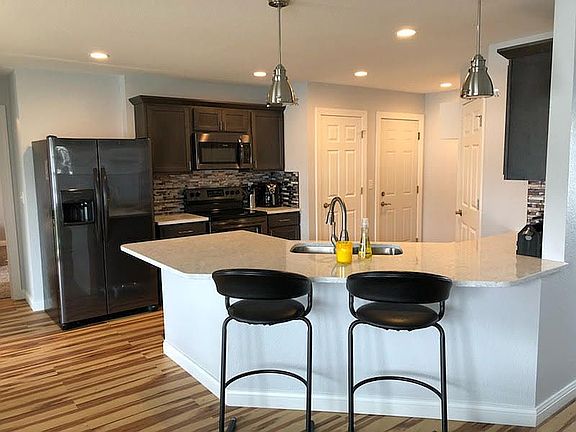 5th image of 323 Grant Avenue Cir