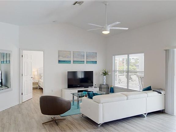 3rd image of 4344 SW 1st Pl