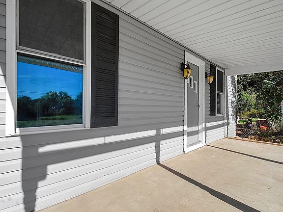 3rd image of 1012 County Road 2075