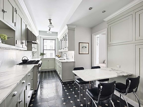 4th image of 21-87 22 East St #88-9E