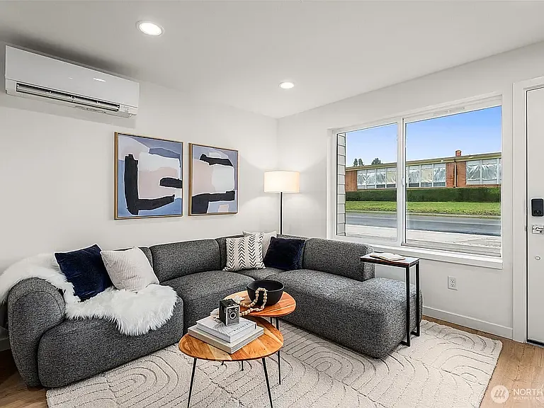 2 bed, 675 sqft, $2,495 — Photo 2