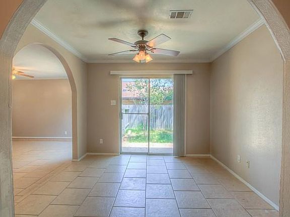 5th image of 2909 Adrienne Dr