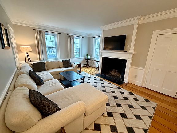 3rd image of 10 Harris St #A