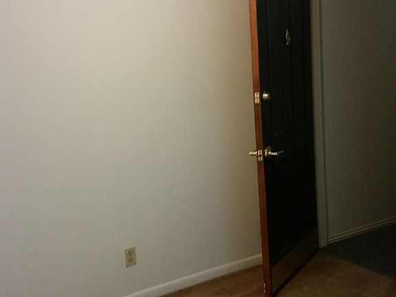 entryway/dining room