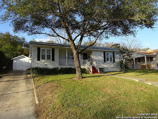 1st image of 313 Lilac Ln