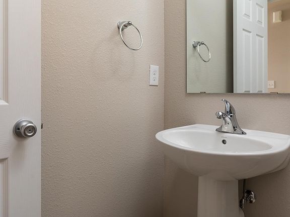 5th image of 4674 Quaker Hill Ct SE