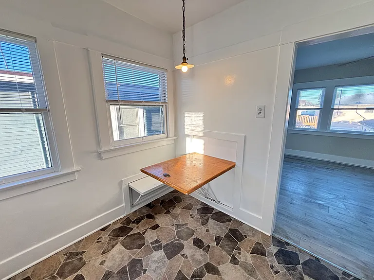 476 W 22nd St — Photo 5