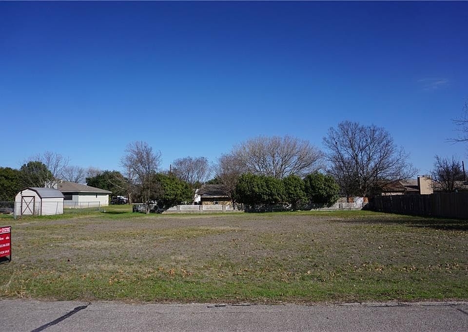 1st image of 2604 Cypress Ln