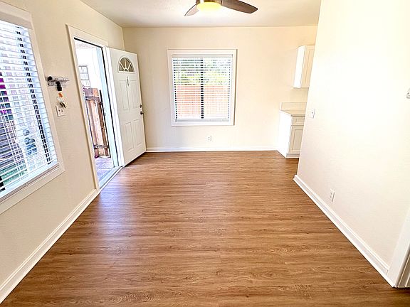 5th image of 257 Loma Ave APT A