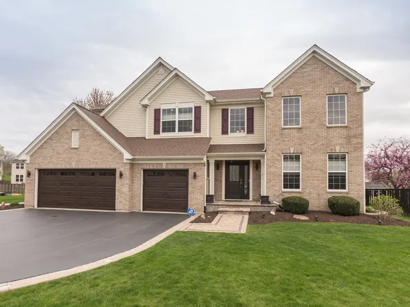 1718 Castle Ct, Elgin, IL 60120