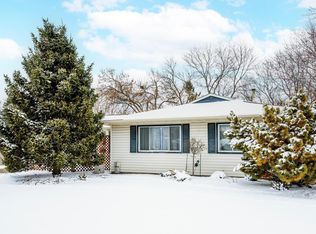 1769 Serpentine Dr, Eagan, MN 55122