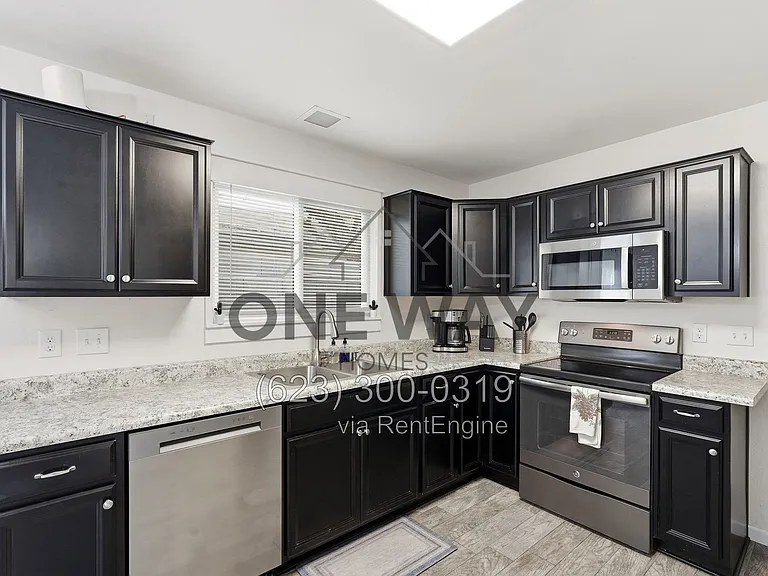 630 E Jensen St #104 — Photo 16