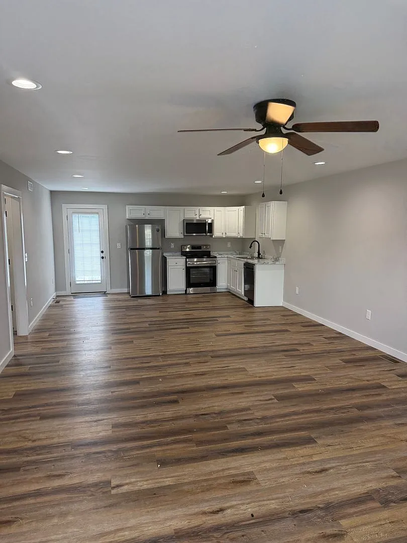 102 Deacon Lane — Photo 3
