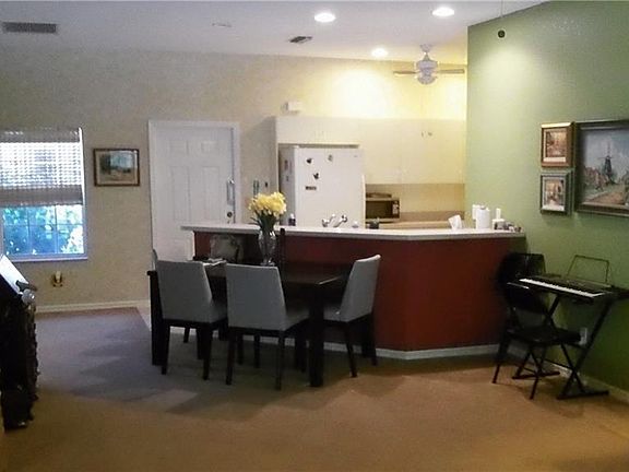 2nd image of 1627 Red Oak Ln
