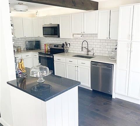 2nd image of 103 Williamsburg