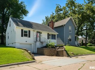 1315 Caroline Ave, Clinton, IA 52732