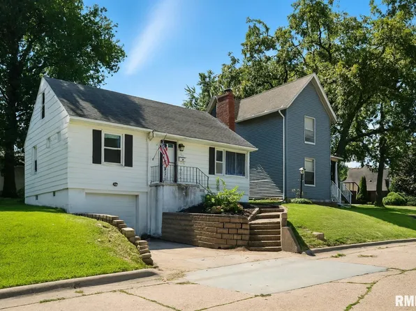 1315 Caroline Ave, Clinton, IA 52732