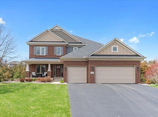 135 Bayberry Ct, Hudson, WI 54016