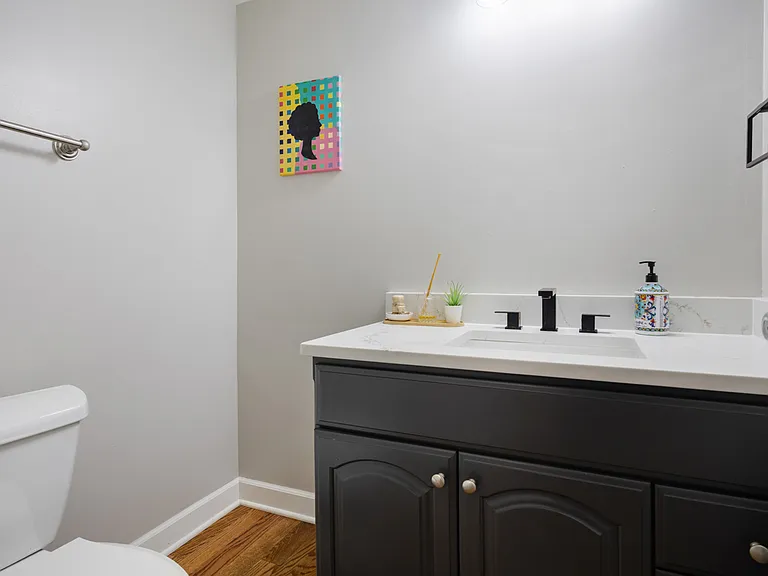 25W055 Canary Ct — Photo 13
