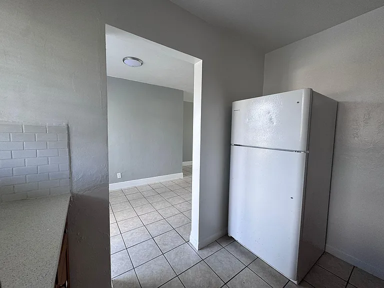 1251 W River Dr #3 — Photo 7