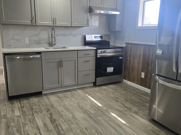 0 Grove St #1A, Hicksville, NY 11801