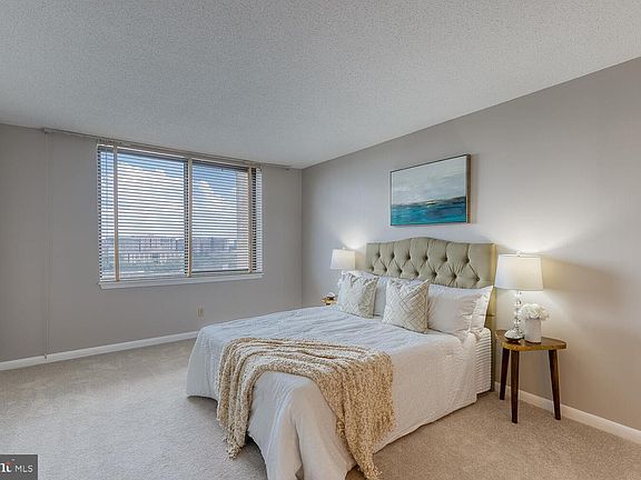 4th image of 3709 S George Mason Dr APT 1308