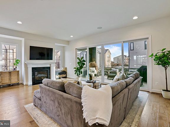 5th image of 20305 Savin Hill Dr