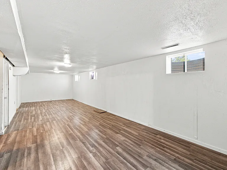 1810 Yakima Ln — Photo 12