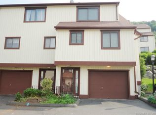 126 Essex Ct #126, Beacon Falls, CT 06403