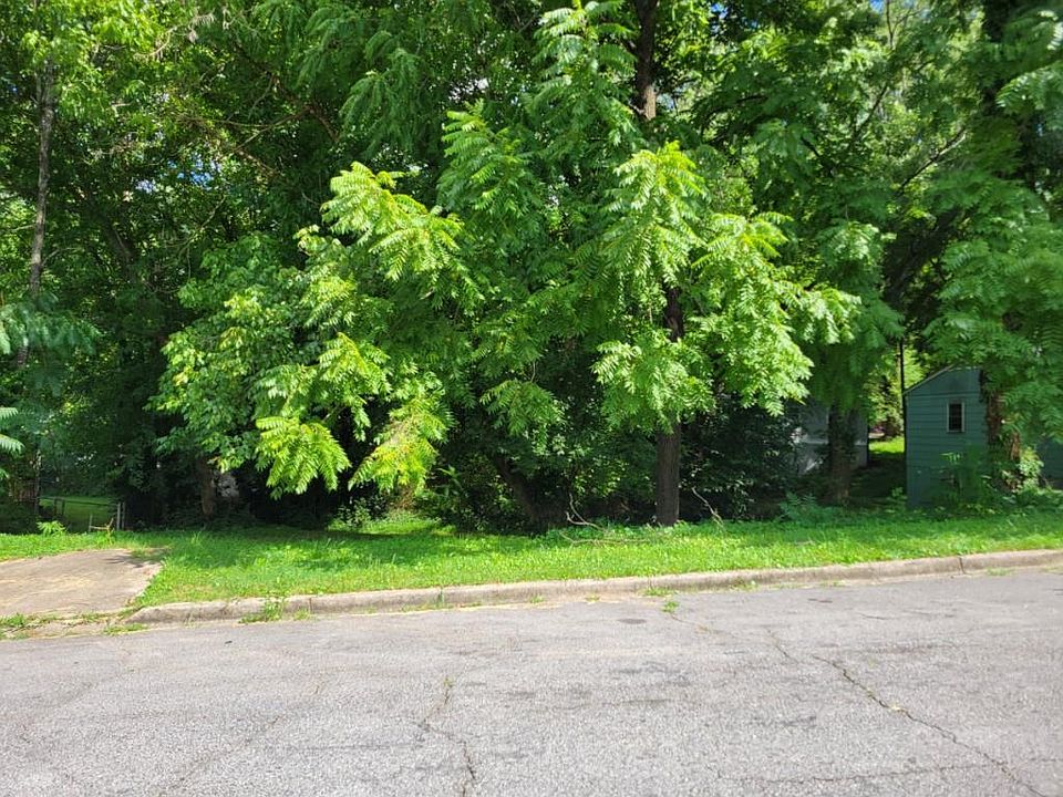 1st image of 1360 Redford Dr SE