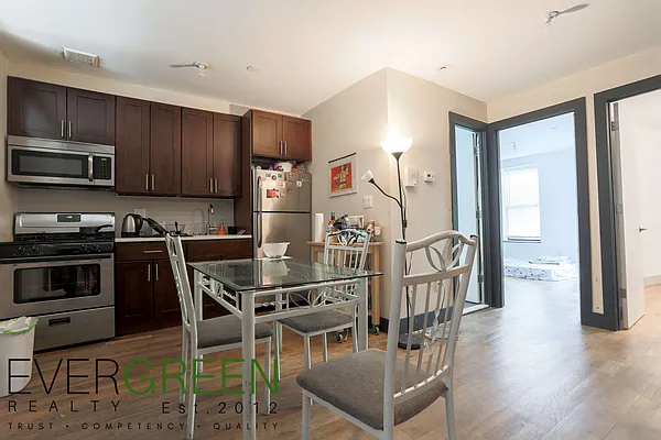 Rented by Evergreen Apartments BK | media 1